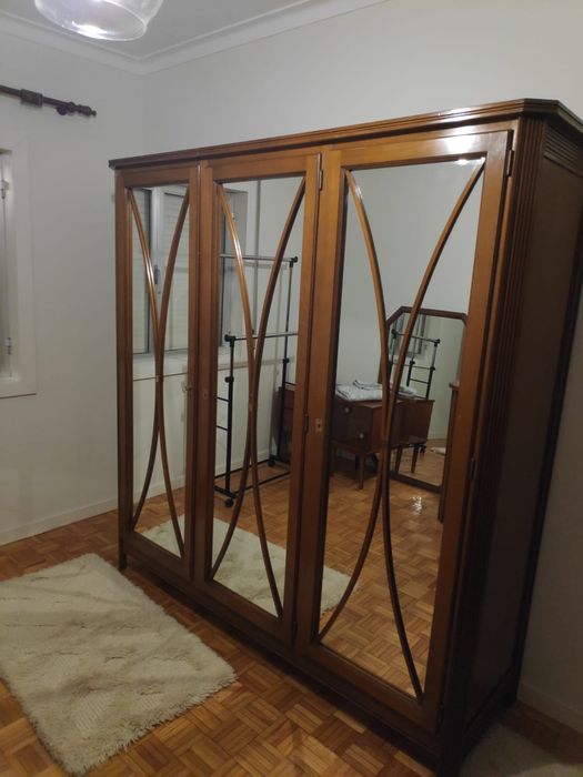 Quarto completo madeira e mármore