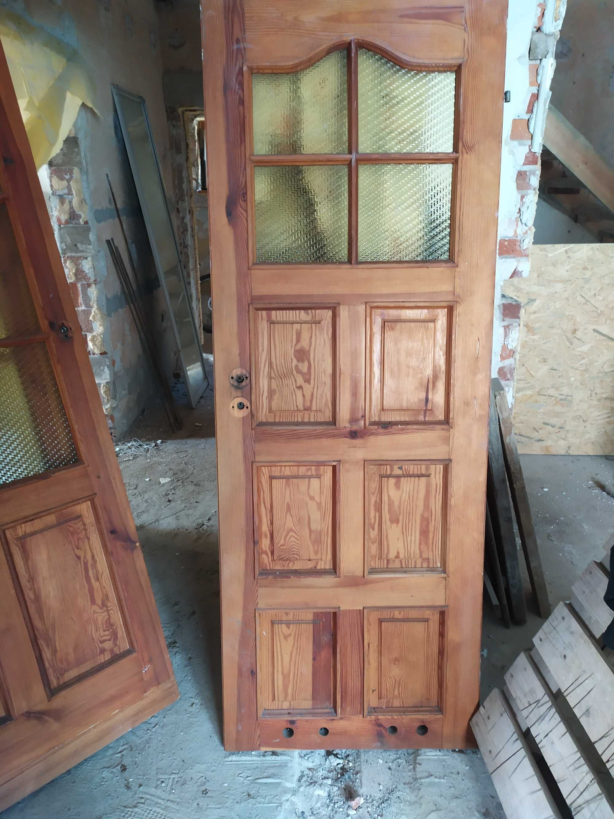 dzwi z drewna licowe
