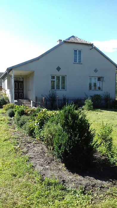 Продаєтся будинок.