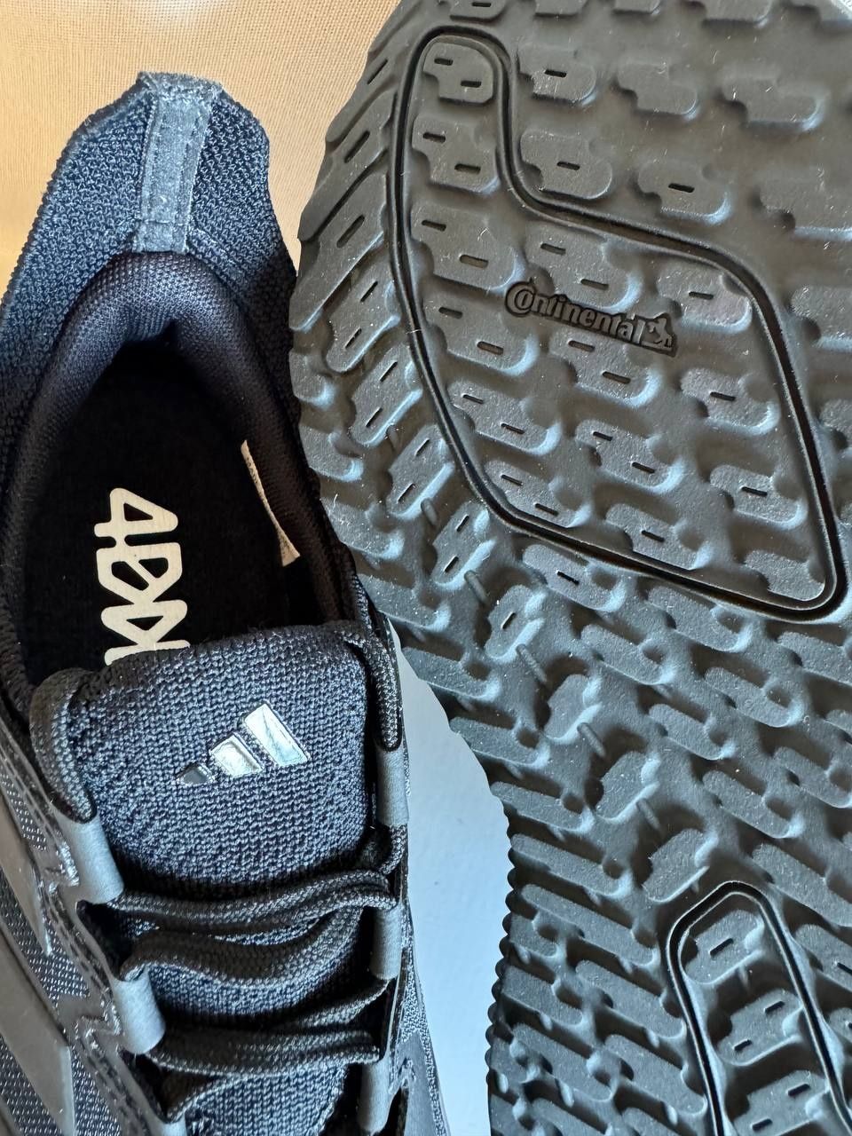Продам орігінал брендові кросівки Adidas 4DFWD