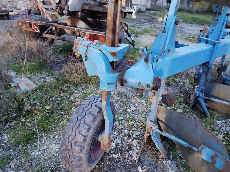 Lemken obrotowy 4 skibowy 3+1