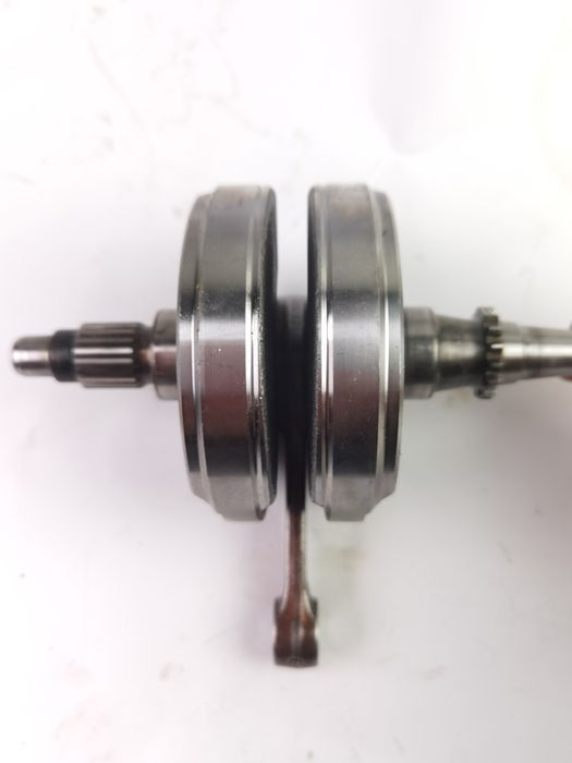 Yamaha yzf 250 08r wał korbowy