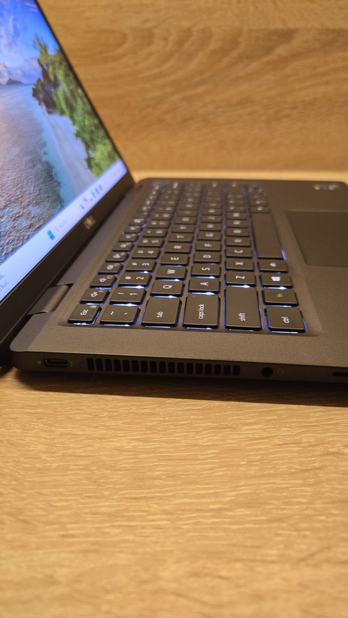 Laptop Dell Latitude i7-1185G7 16GB DDR4 Iris Xe 256GB SSD M.2 Win11P