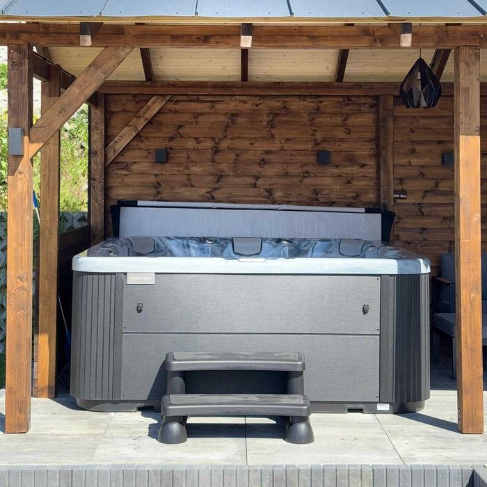 Wanna Jacuzzi Viskan SANDO – Luksusowy hydromasaż dla 6 osób, 52 dysze