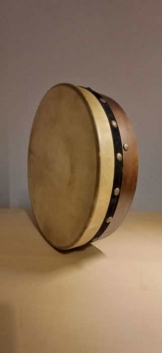 Vendo Bodhrán ( tambor tradicional irlandês)
