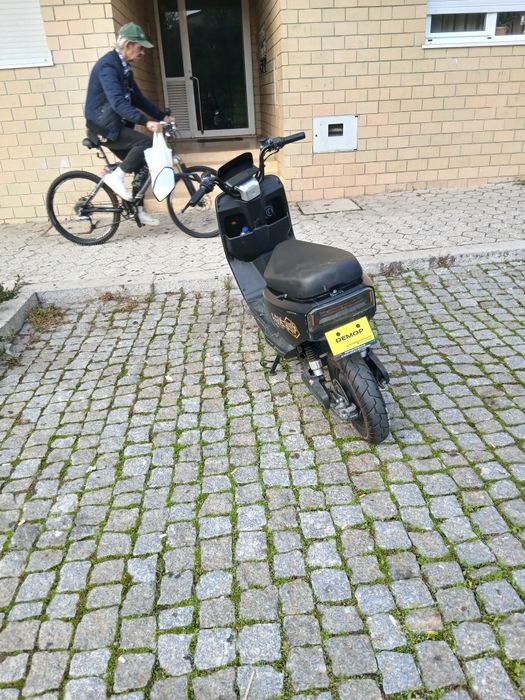 Mota eletrica vortex goose usada com alguns arranhoes preço negocialve