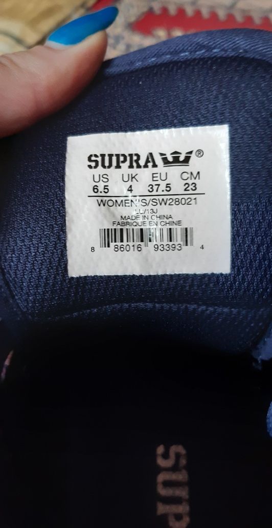 Kwiatowe buty Supra