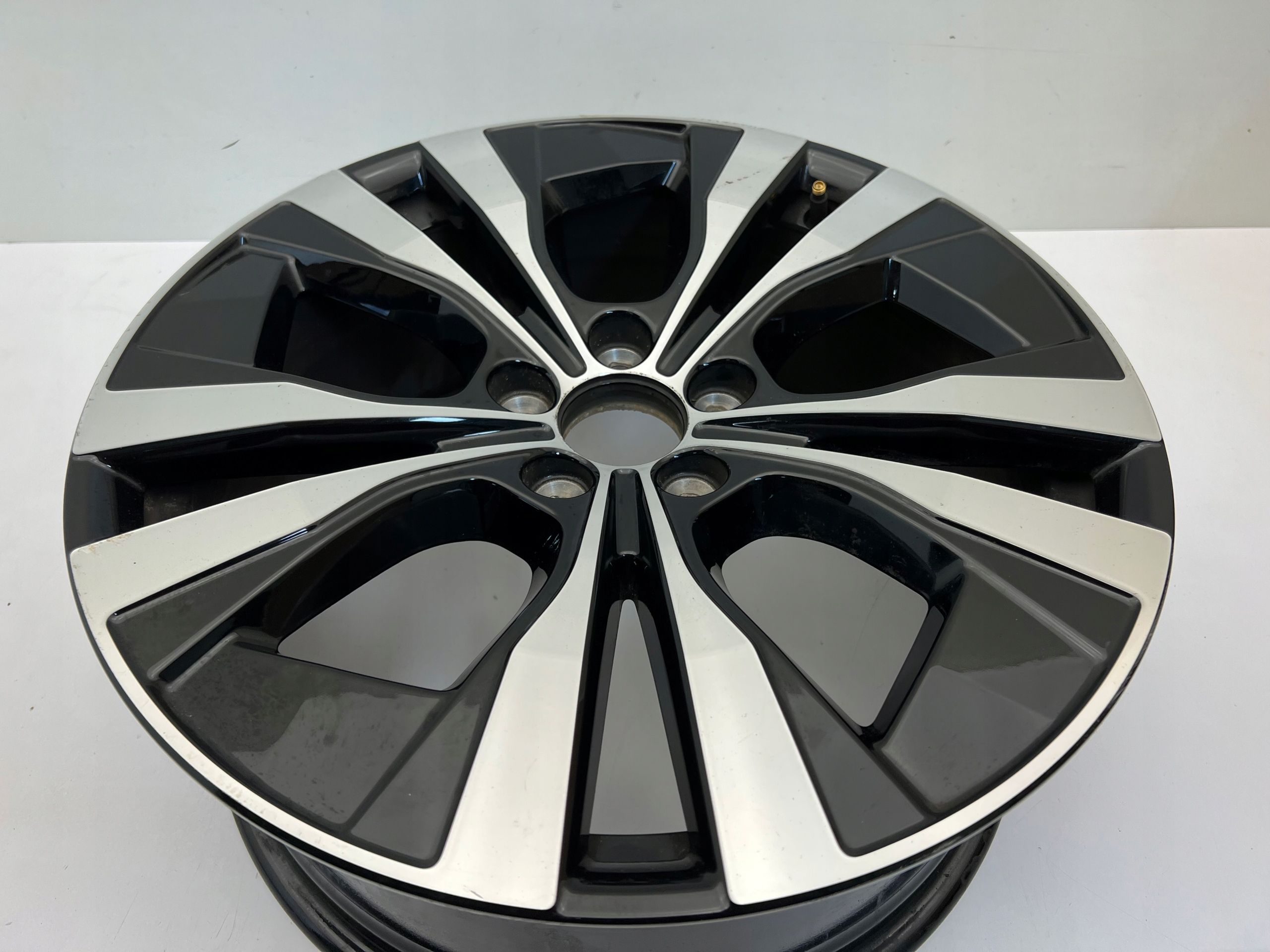 Volvo XC40 XC60 Felga 7.5Jx17 ET50.5 5x108