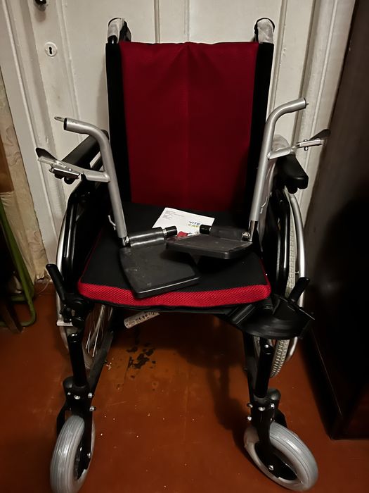Продається івнвалідна коляска нова тернопільська ширина 64 см