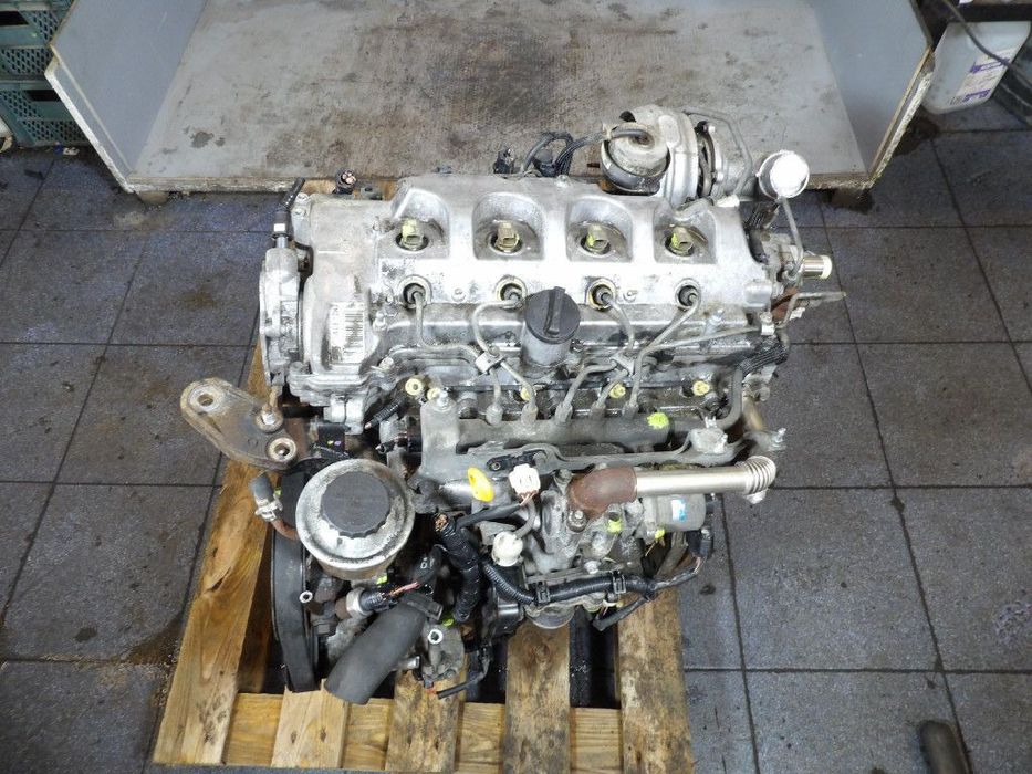 TOYOTA AVENSIS SILNIK DIESEL 2AD 2AD