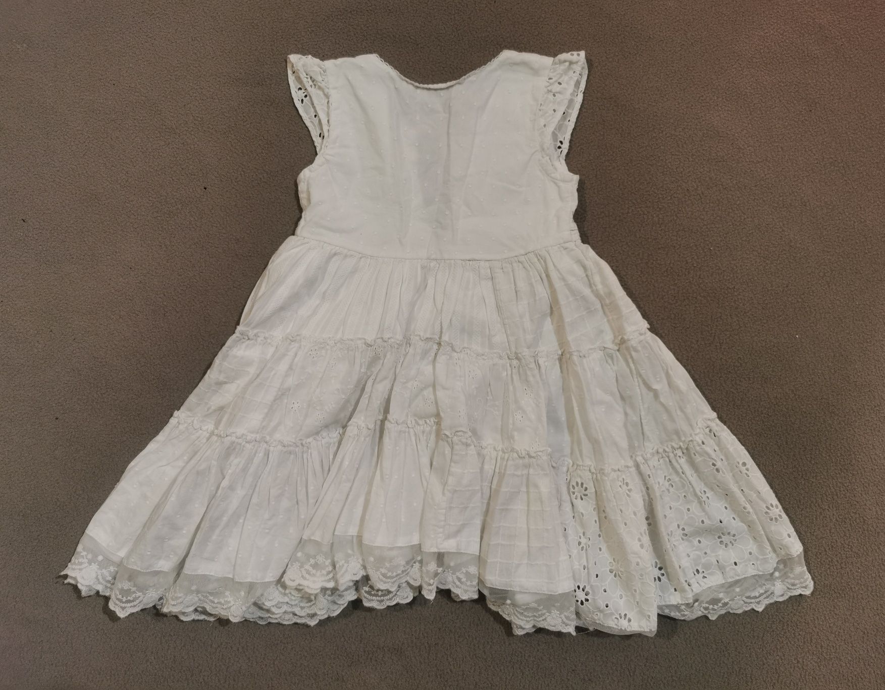 Biała koronkowa sukienka dziecięca - rozmiar 98