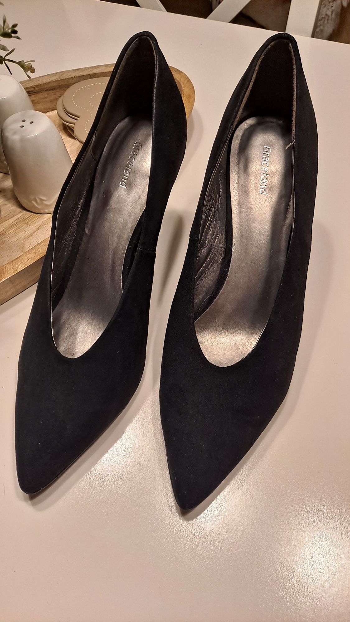 Czarne buty na obcasie/ czółenka/ szpilki