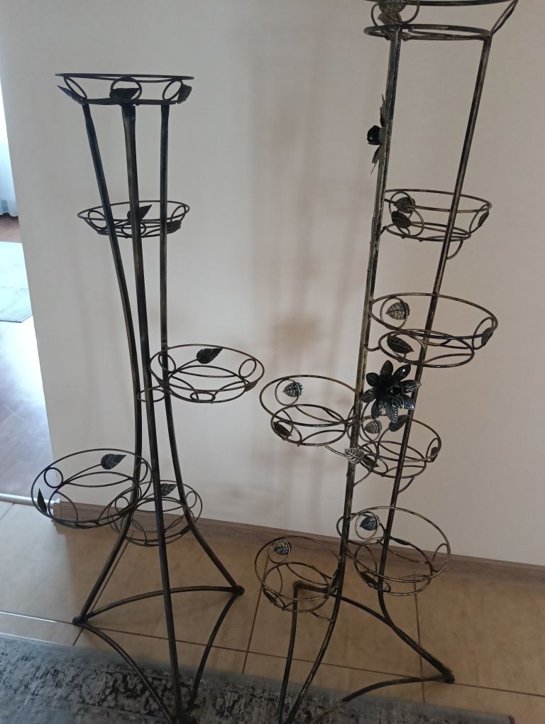 Ładne kwietniki metalowe