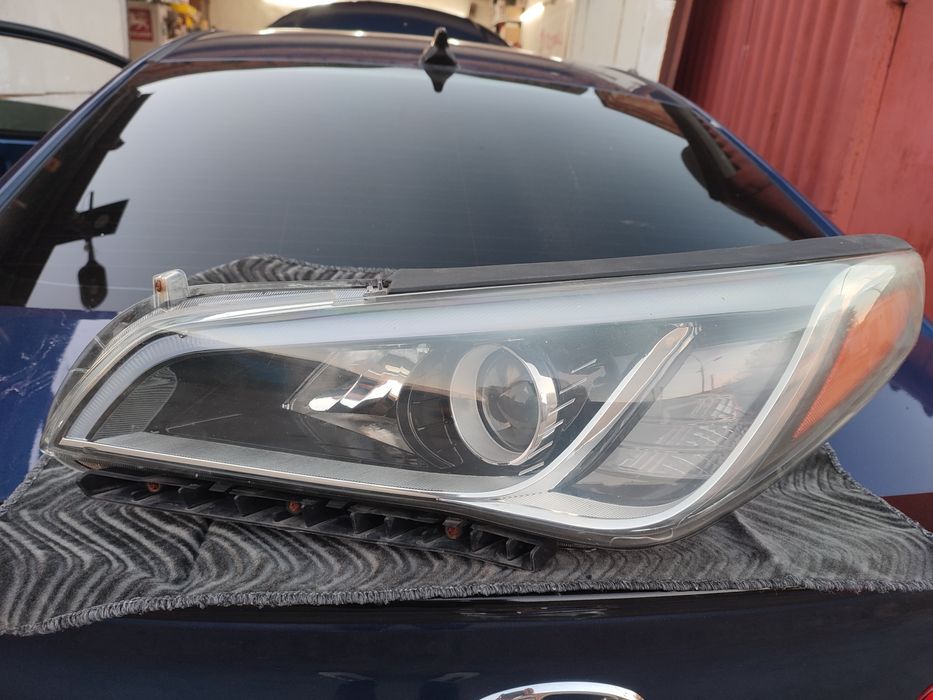 Фара ліва на Hyundai Sonata LF