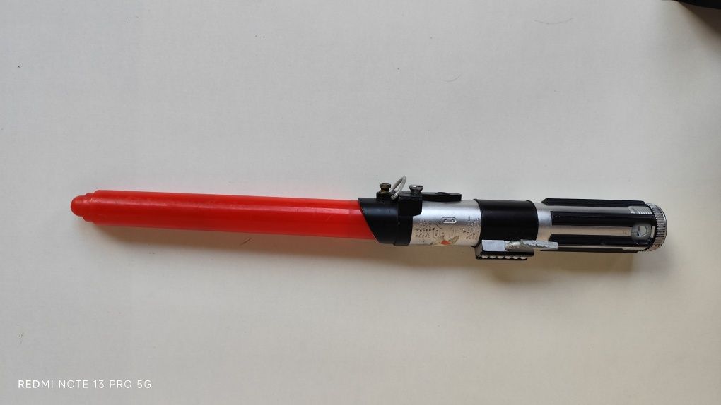 Miecz Star Wars gwiezdne wojny Hasbro Darth Vader czerwony świeci  mow