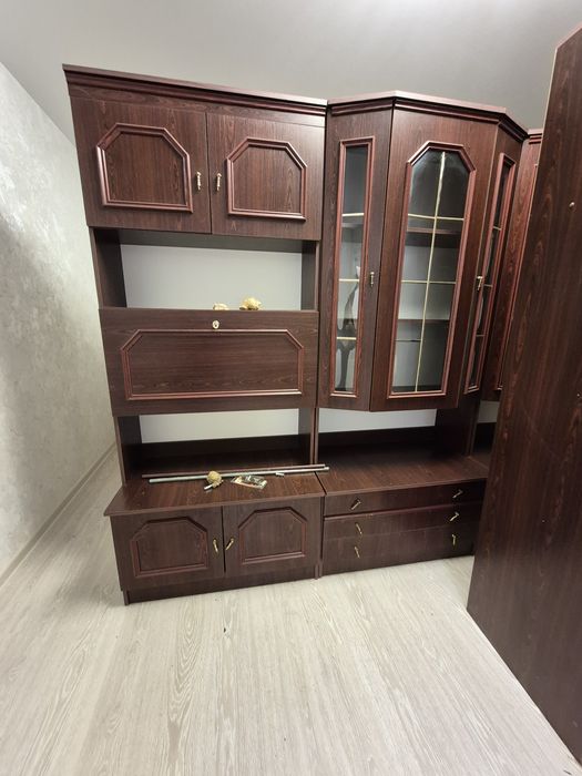 Стінка у вітальню