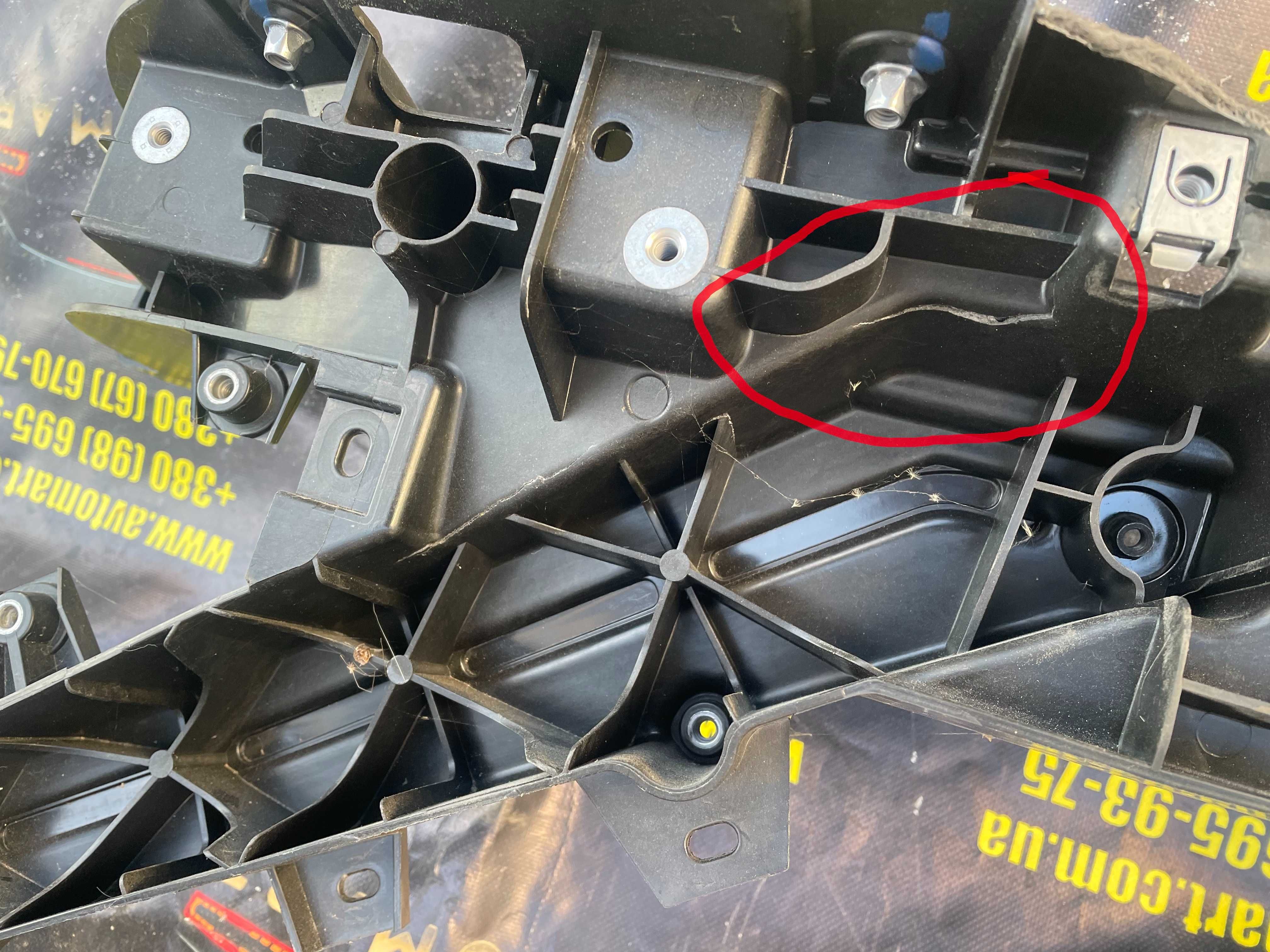 Tesla 3 Панель передня tesla m3 2024- highland телевізор 1711743-00-F
