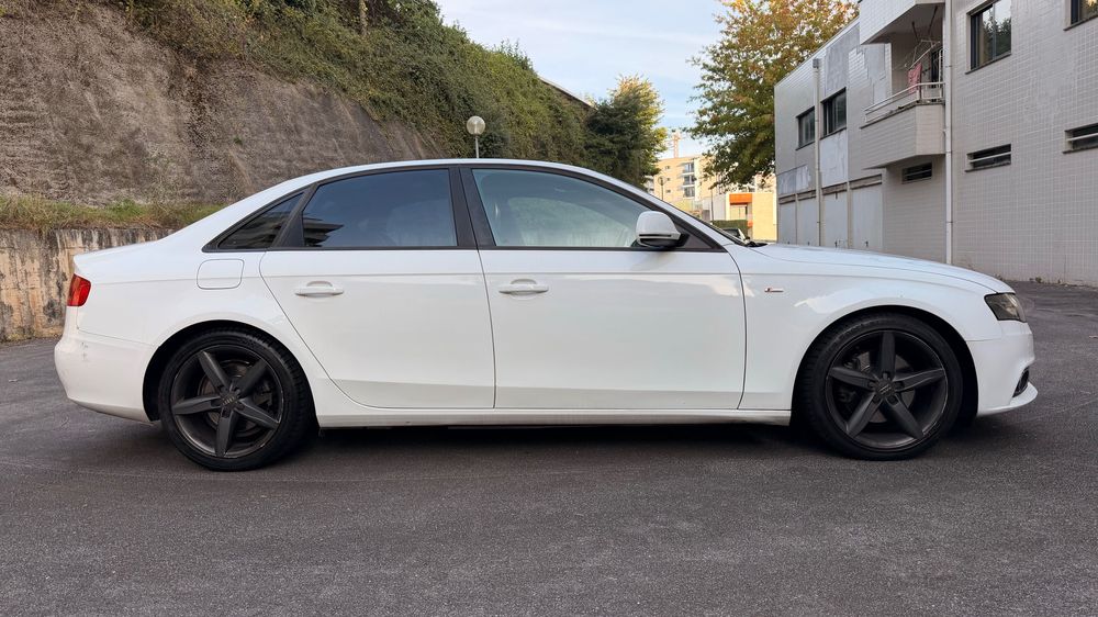 Audi A4 2.TDi S-Line 143CV