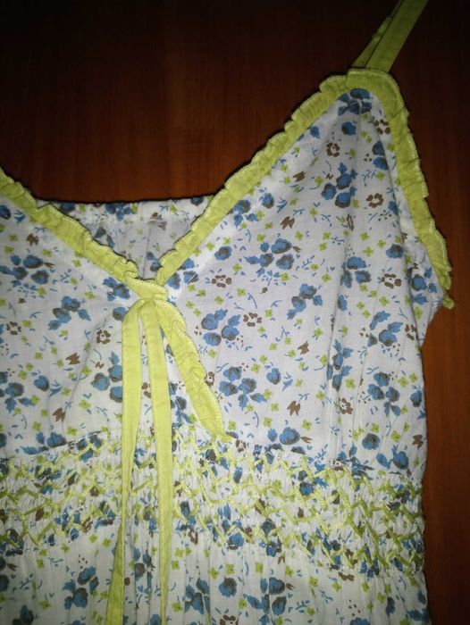 Túnica de alças às flores