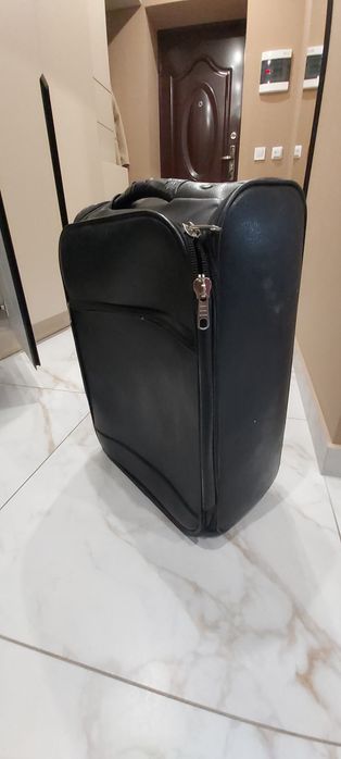 Дорожня валіза (шкіра)