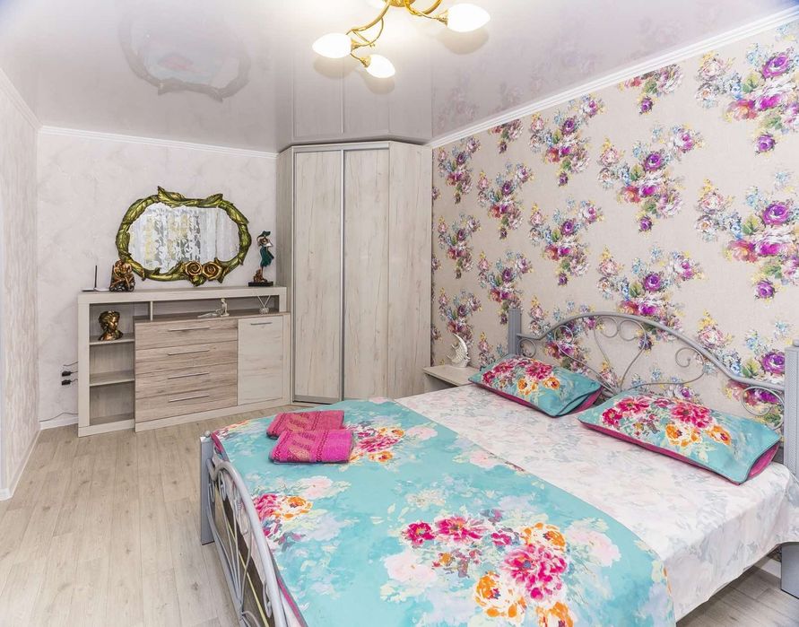 Посуточно,почасово,1 комнатная квартира на Черемушках,Ген Петрова,парк