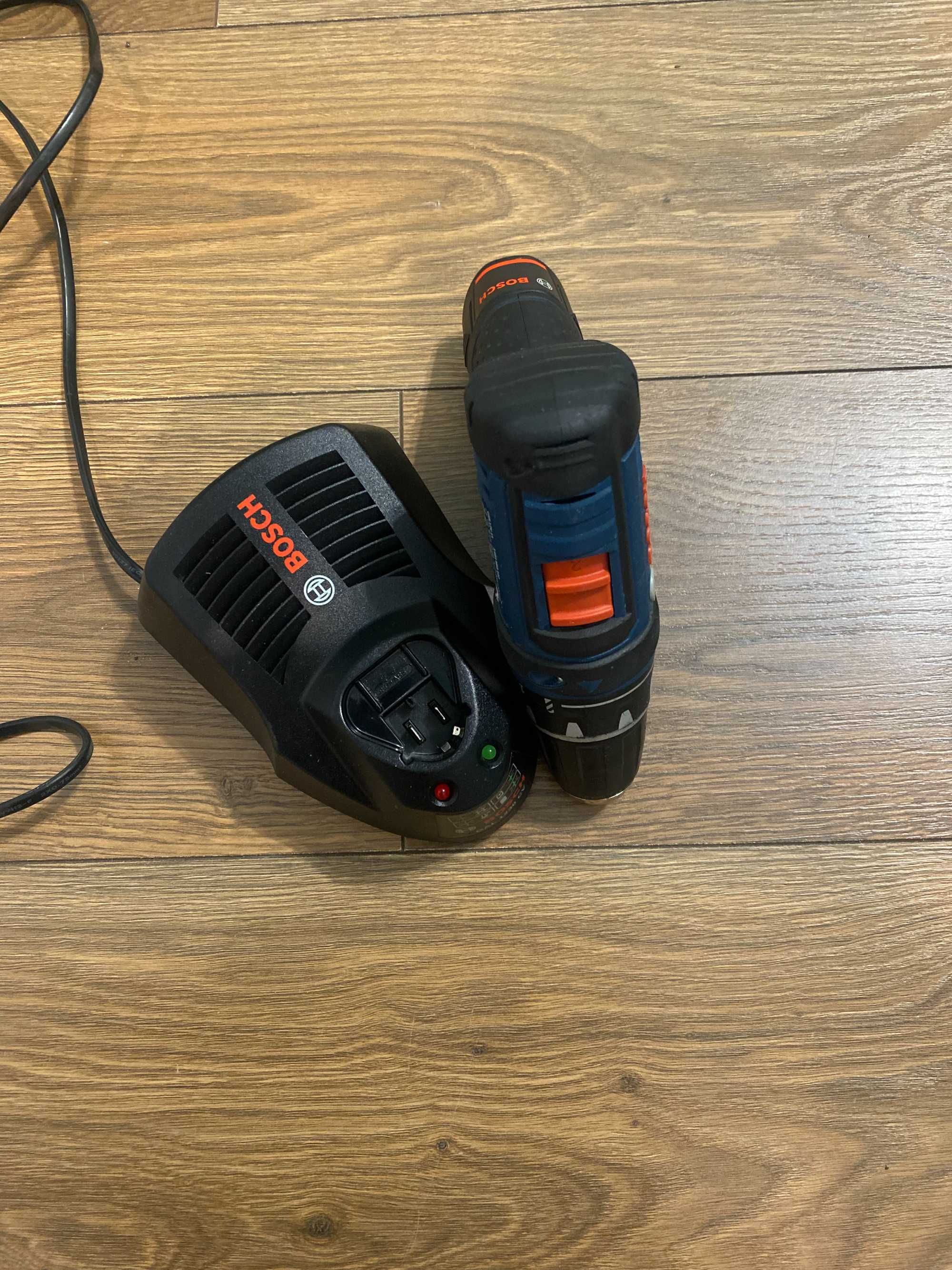 Wkrętarka Bosch GSR 12V-15 + bateria 2.0Ah Li-Ion + ładowarka