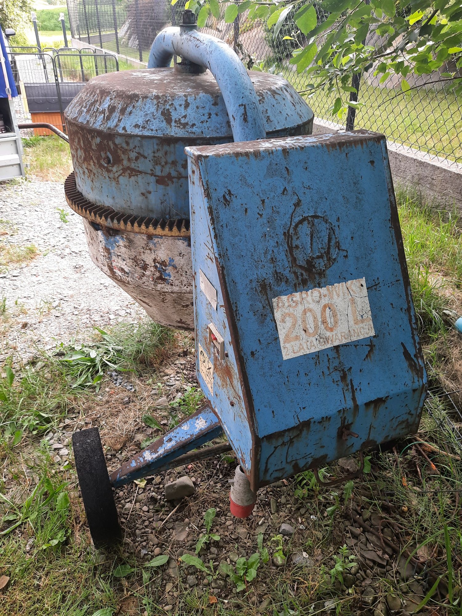 Betoniarka Agro Wikt 200 l