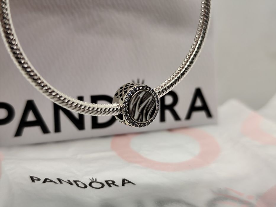 Conta zebra preta e branca da Pandora