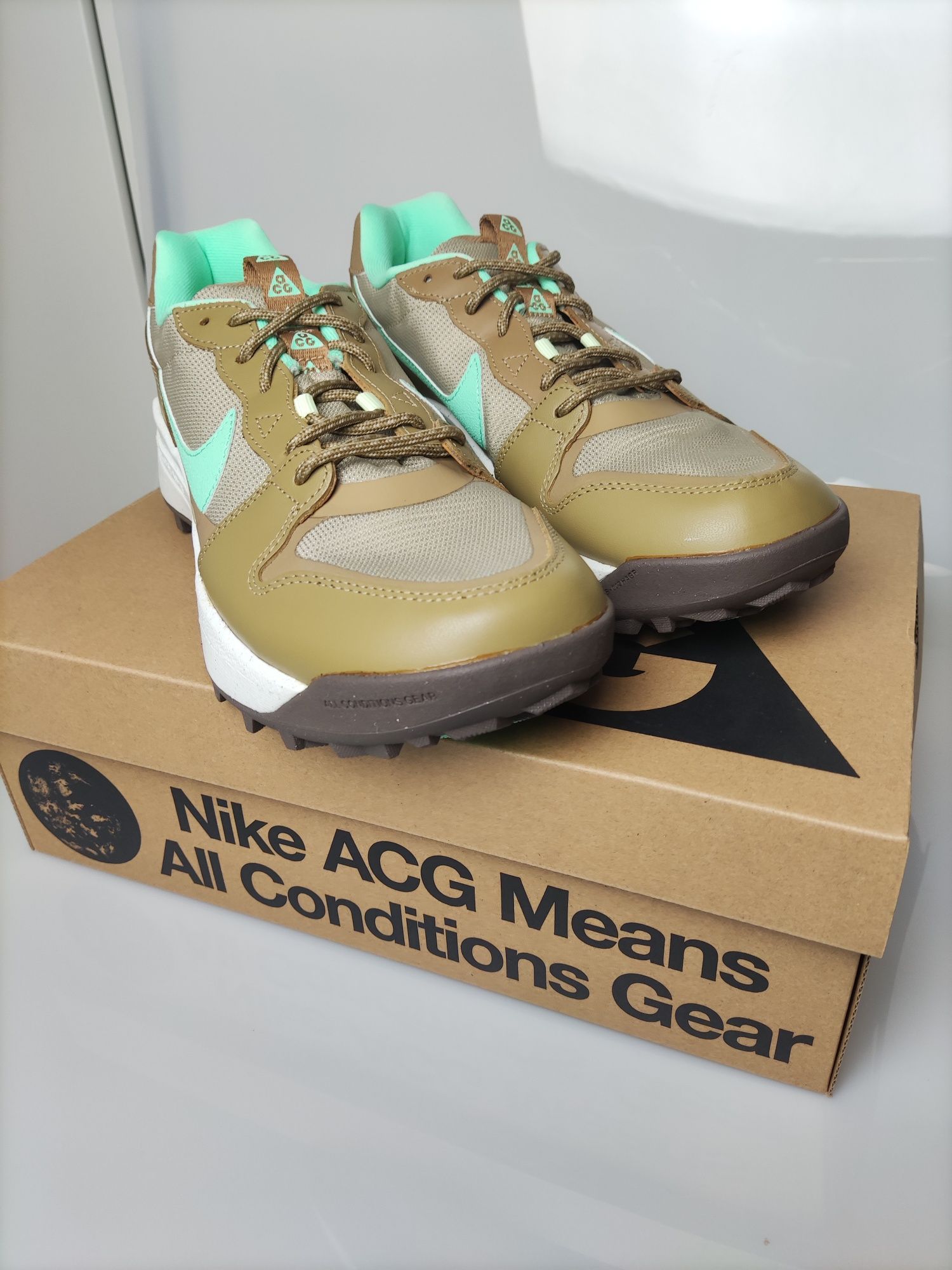 Nike ACG Lowcate 9 tamanho 42.5 novas