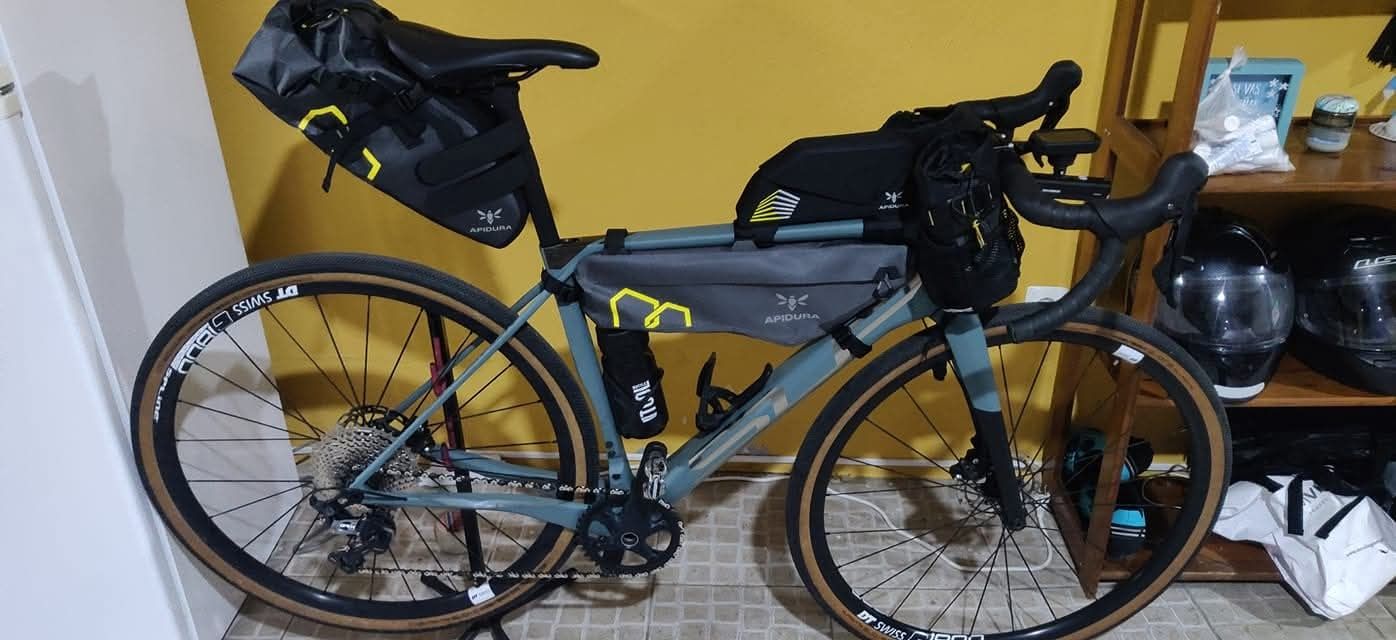 Bicicleta SUP Gravel M + Rolo Tacx Neo 2+ GPS 810