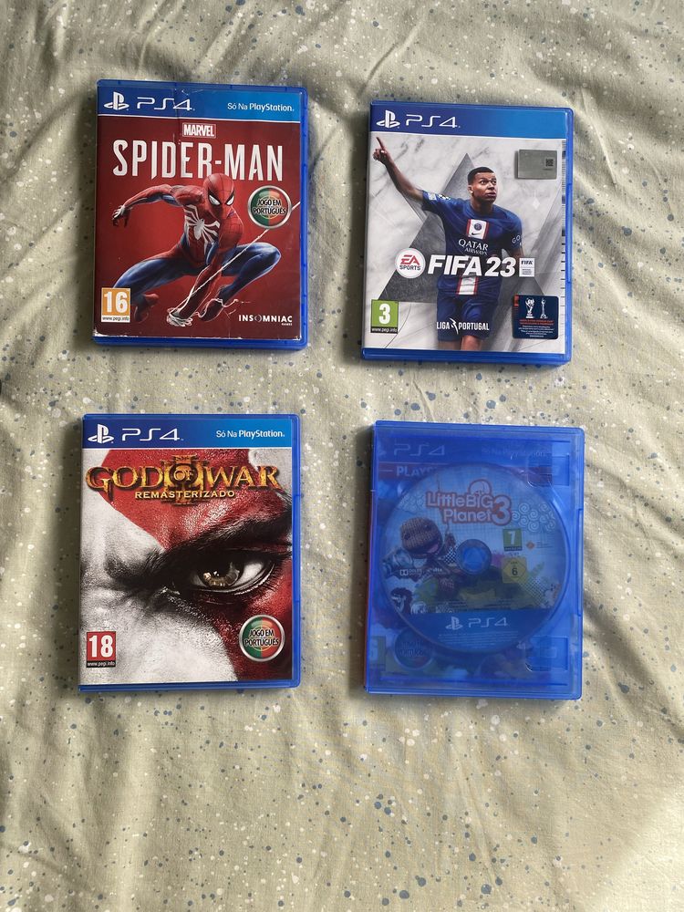 PS 4 + 2 comandos + jogos