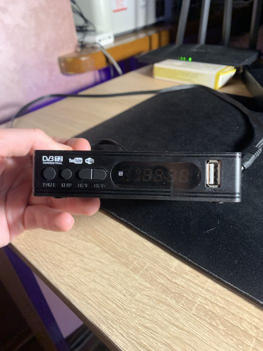 Продам цифровий тюнер Т2