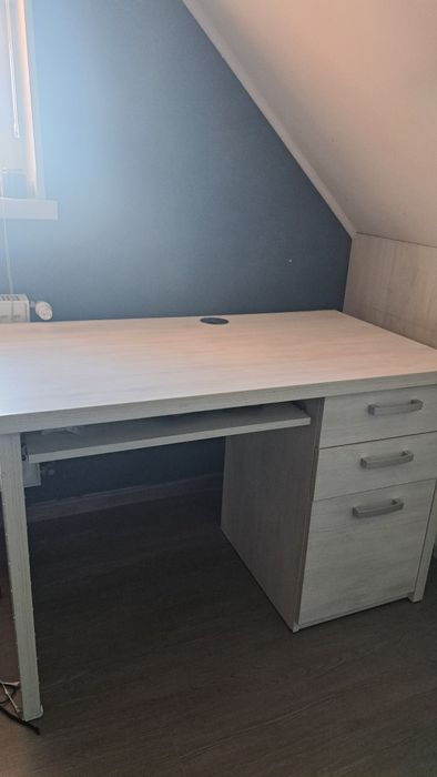 Biurko z szufladami