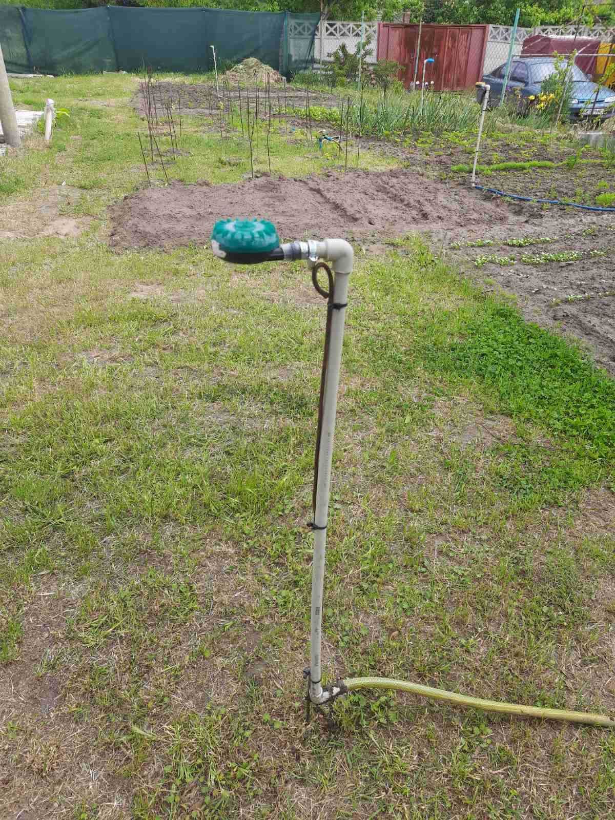 Мощный разбрызгиватель , поливалка  для полива огорода сада, газона.