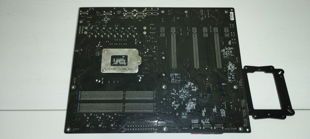 Материнська плата б/в EVGA Z68 SLI (модель 130-SB-E685-KR)