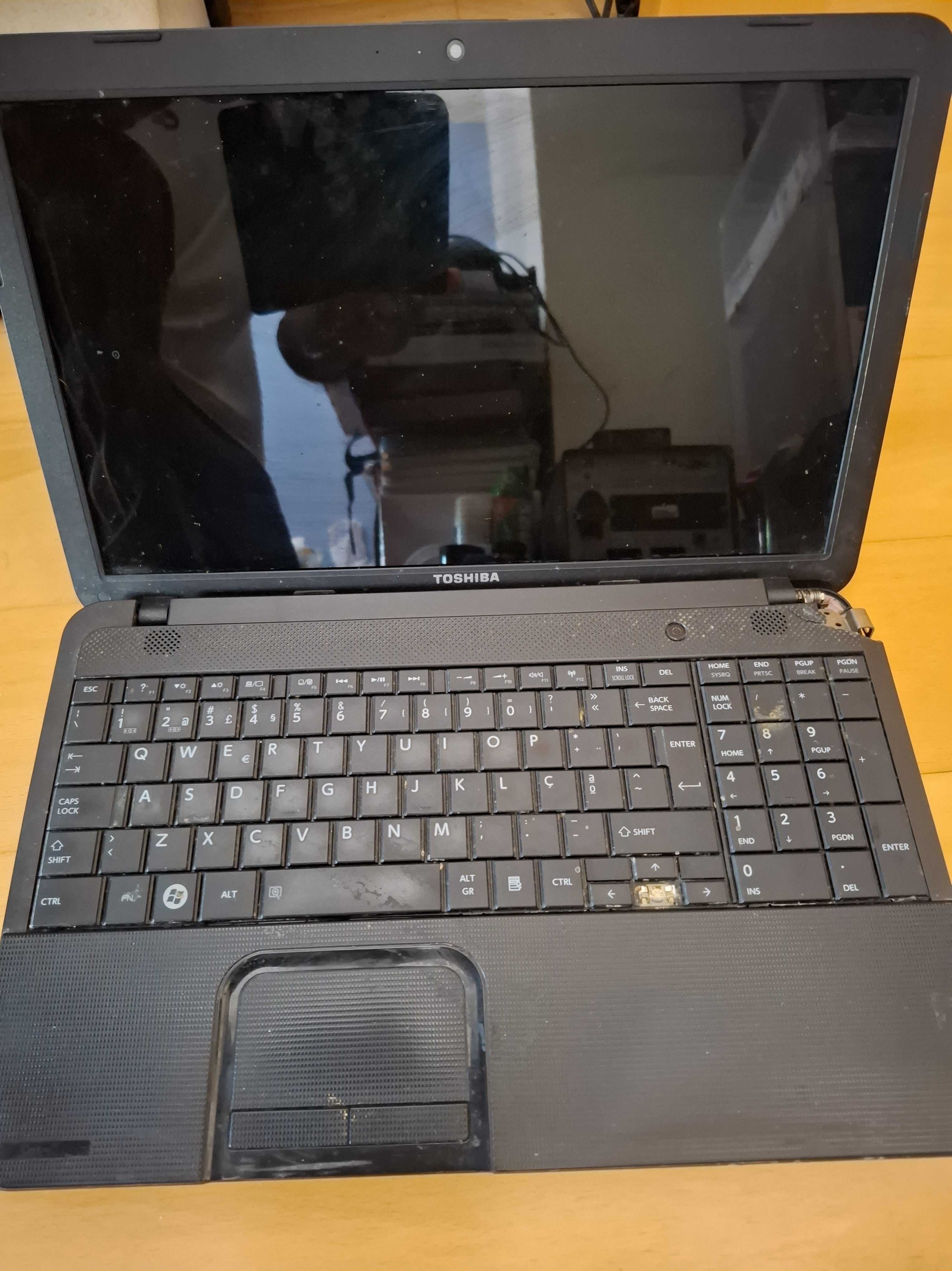 Portátil Toshiba Satellite Pro C850-1LC - Para Peças