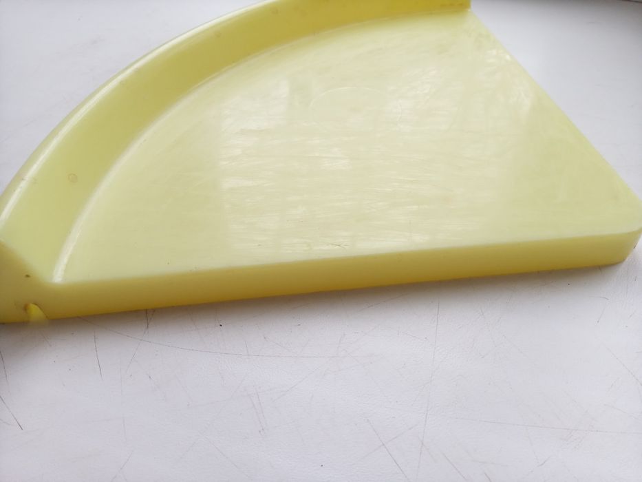 Продам полочку угловую,настенную для ванной/туалета