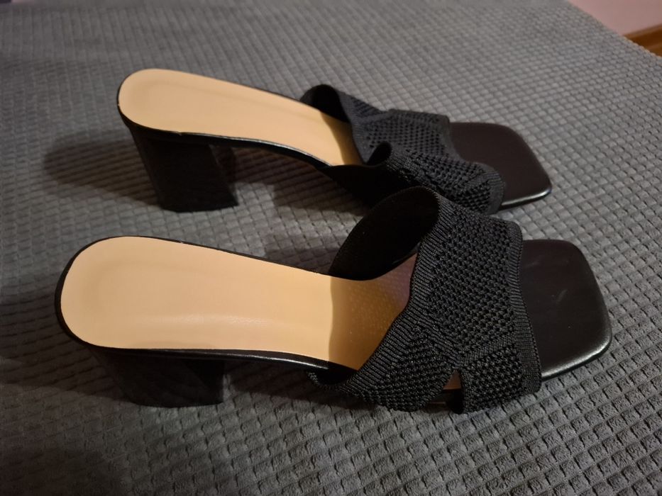 Klapki na obcasie roz 39