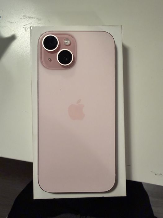 iPhone 15 różowy 128 gb