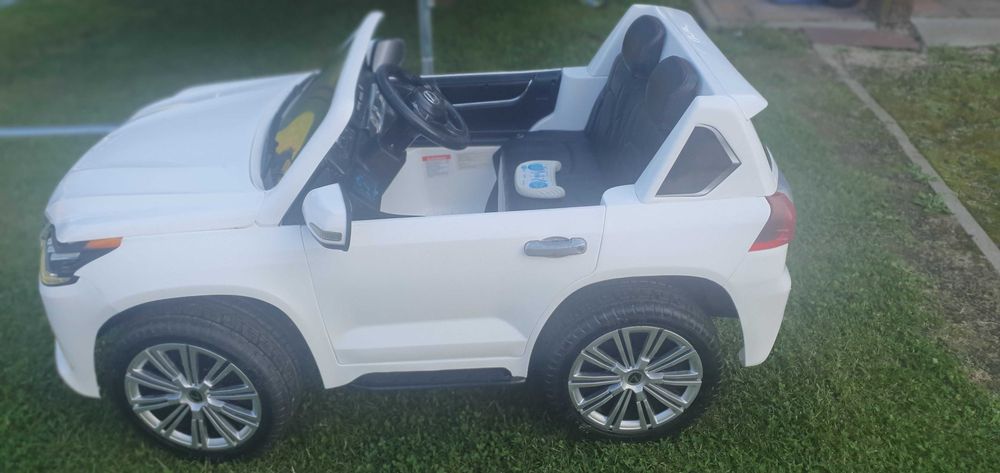 Autko na akumulator w bardzo dobrym stanie