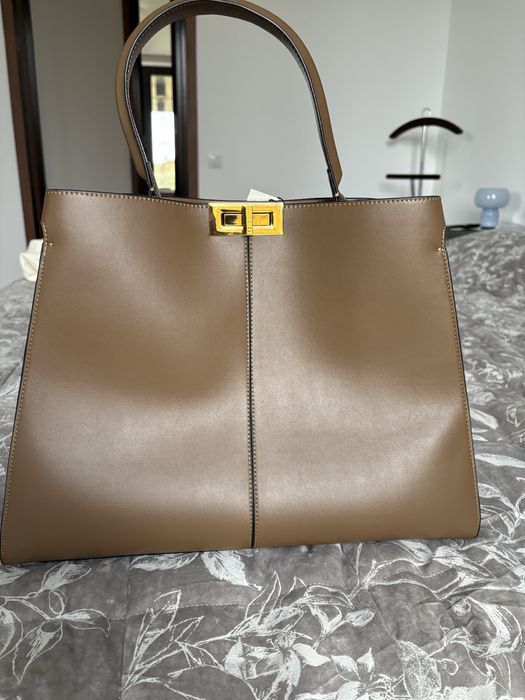 Розкішна нова шкіряна жіноча сумка