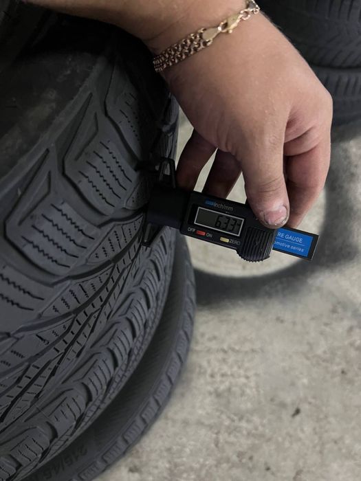 Автошини зимові BRIDGESTONE 205/60/16 (4шт)Гума,Скати, Шини)