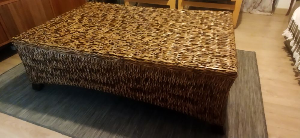 Mesa de centro em vime