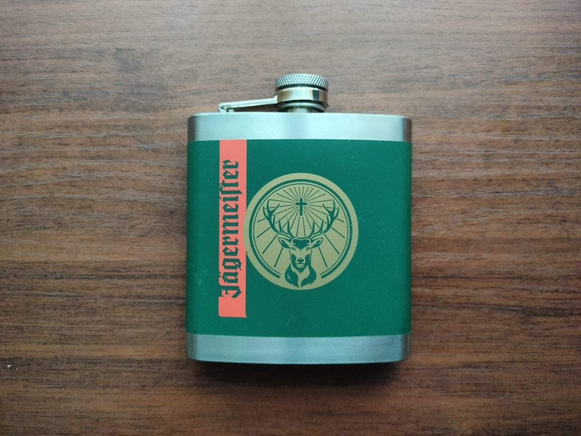 Piersiówka Jägermeister