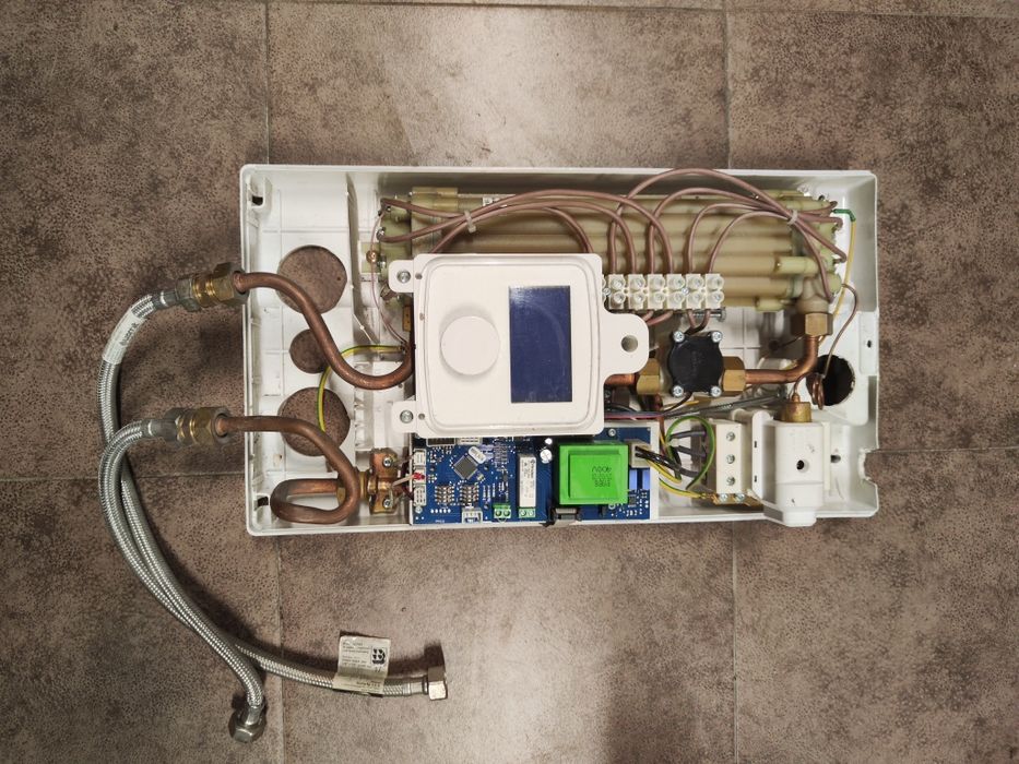 KOSPEL Elektroniczny przepływowy podgrzewacz wody model PPE2 17/18/21/