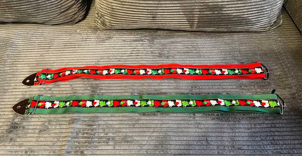 Pasek do gitary kolorowy. NOWY. 2 sztuki. Cena za  komplet 40 zł