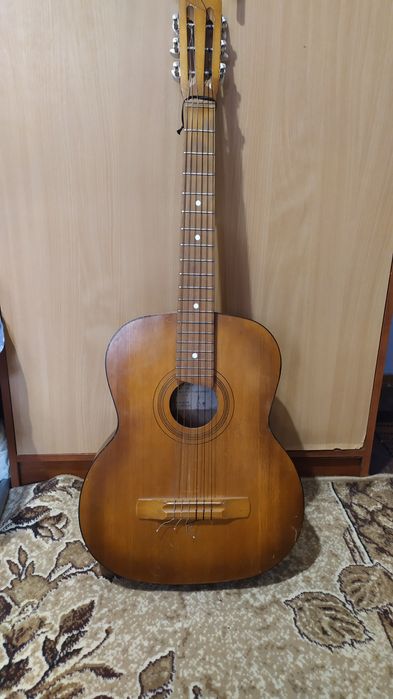 Гітара Чернігівської фабрики