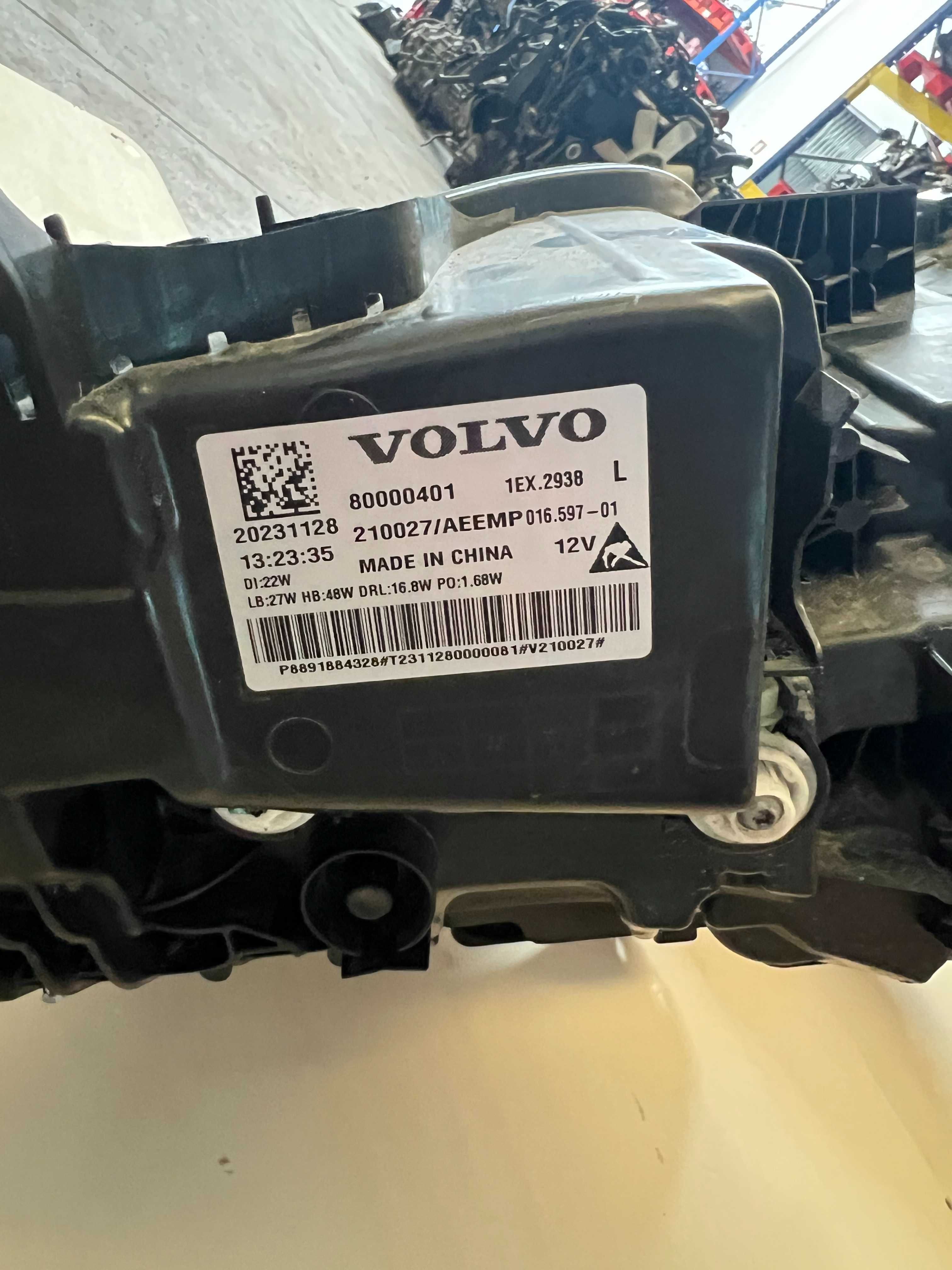 Oticas Volvo EX40