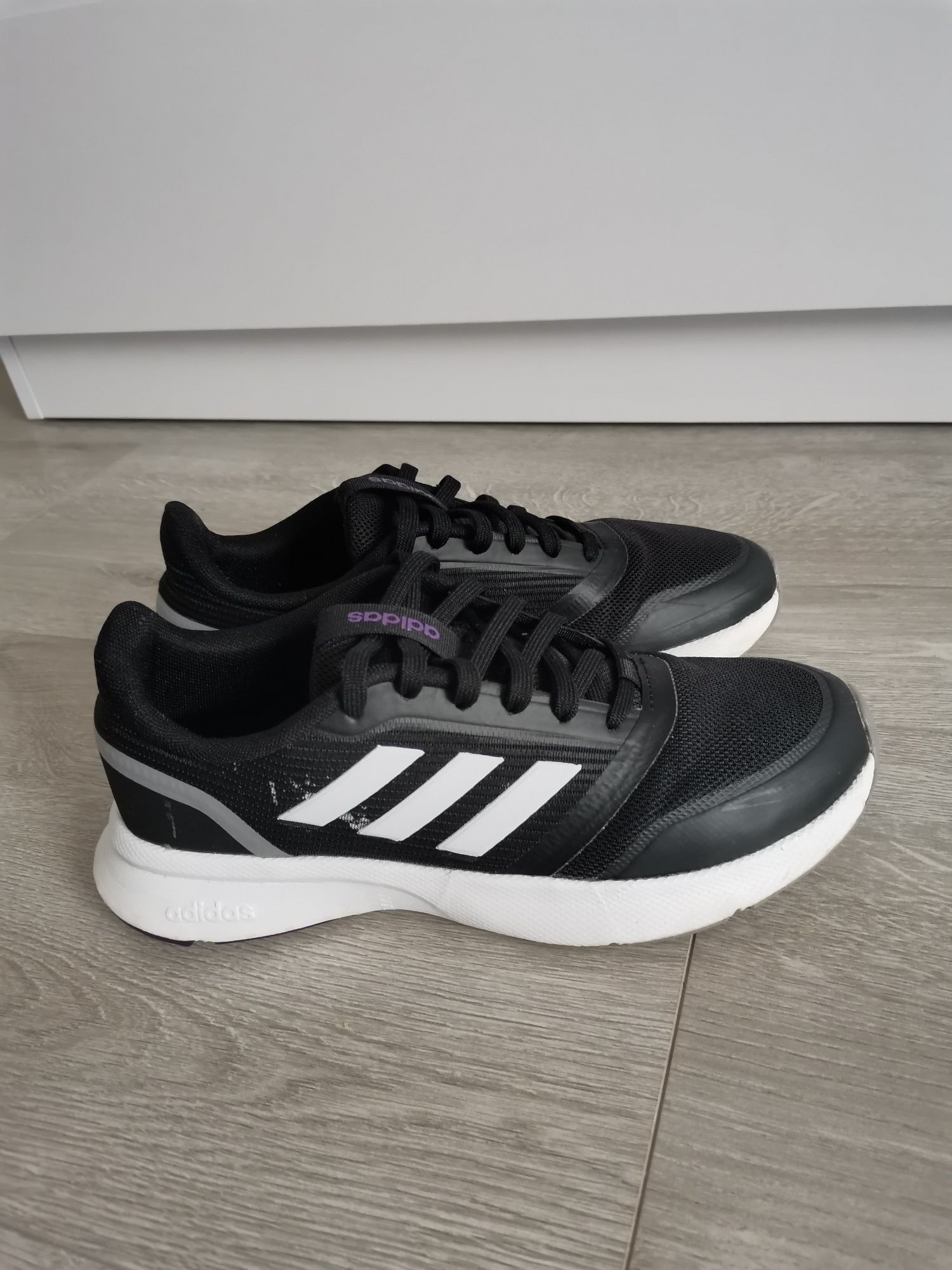 Кросівки Adidas 38