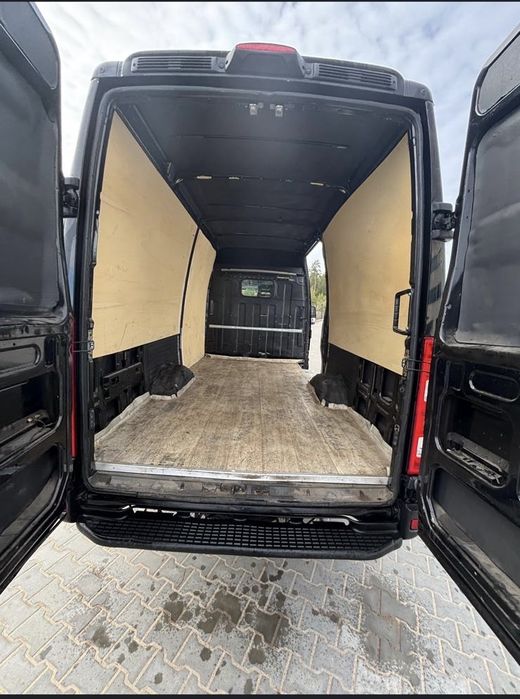 Iveco daily 3.0 wzmocnione zakonserwowane nowe opony stan bardzo dobry